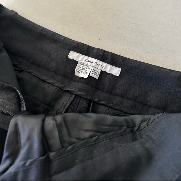 Zara Basics - made in Spain - cuffed dress shorts - XS - Picture 4 of 4